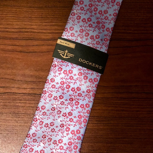 Dockers Handmade Floral Necktie - Picture 2 of 2